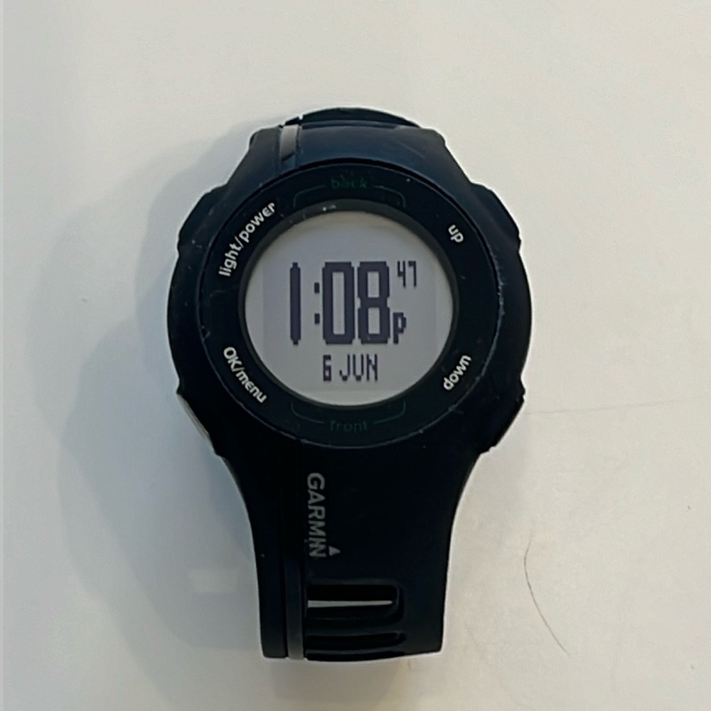 Garmin Approach S1 GPS Golf Watch EUC Black with Charger and Owner’s Manual